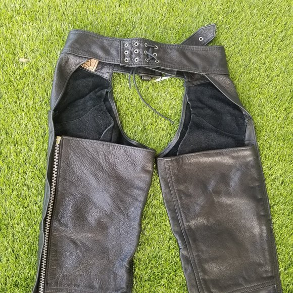 USA VINTAGE LEATHER MOTORCYCLE CHAPS. Uni-sex. Adjustable with pockets 20" thigh - Picture 5 of 16